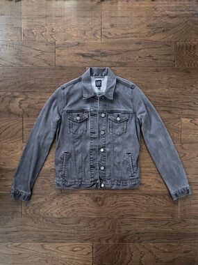 EUC GAP Soft Wear Icon Denim Jacket Grey Wash Size Small